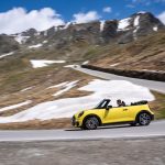 Mini Cabrio: Γιατί οι Άλπεις κρύβουν ακόμα χιόνι;