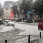 Κακοκαιρία: Δρόμοι ποτάμια, χαλάζι σαρώνει περιοχή