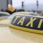 Πάρος: Απόλυση οδηγού ταξί μετά το επεισόδιο – Το παρασκήνιο
