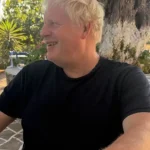 Μπόρις Τζόνσον: Τι έκανε στην Ελλάδα; Απόλαυση με τυρόπιτα