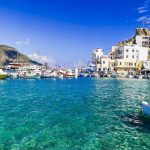 Διακοπές: Σχεδόν οι μισοί Έλληνες αδυνατούν για μία εβδομάδα
