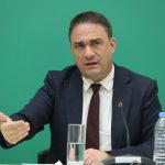 Τσουκαλάς: «Καθρεφτάκια» σε ελ. επαγγελματίες από την κυβέρνηση;