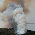 Φωτιά Αττική: Οι φλόγες απειλούν σπίτια – Τι συμβαίνει τώρα;