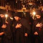 Νυχτερινή Θεία Λειτουργία: Η σημαντική διάκριση από Αγρυπνία