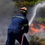 Φωτιά Θεσπρωτία: Η μάχη από αέρος και η αγωνία κατοίκων