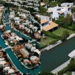 Μικρή Βενετία Ελλάδας: Το χωριό που πας σπίτι με βάρκα